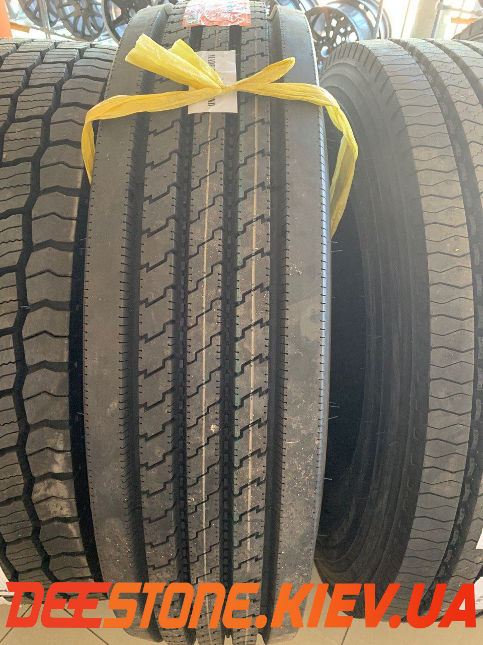 235/75 R17.5 DEESTONE SV401 143/141J 16PR (Таиланд) универсальная / рулевая